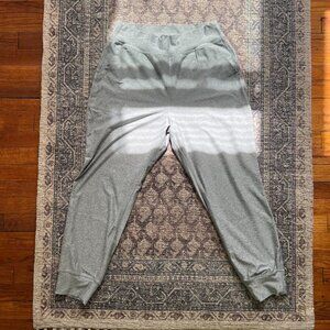 Old Navy Heather Gray Extra High-Waisted CloudComfy 7/8 Joggers Size Large
